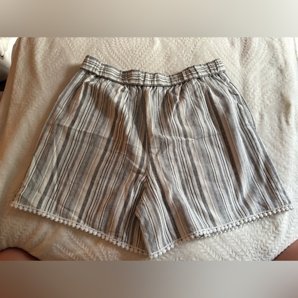 Banana Republic Black and White Striped High Waist Shorts - Picture 2 of 4